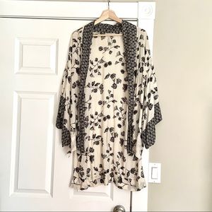 ⭐️Floral kimono